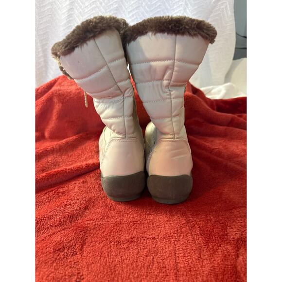 Totes Women’s White Faux Fur Quilted Winter Snow Boots Size 8M - Picture 3 of 7